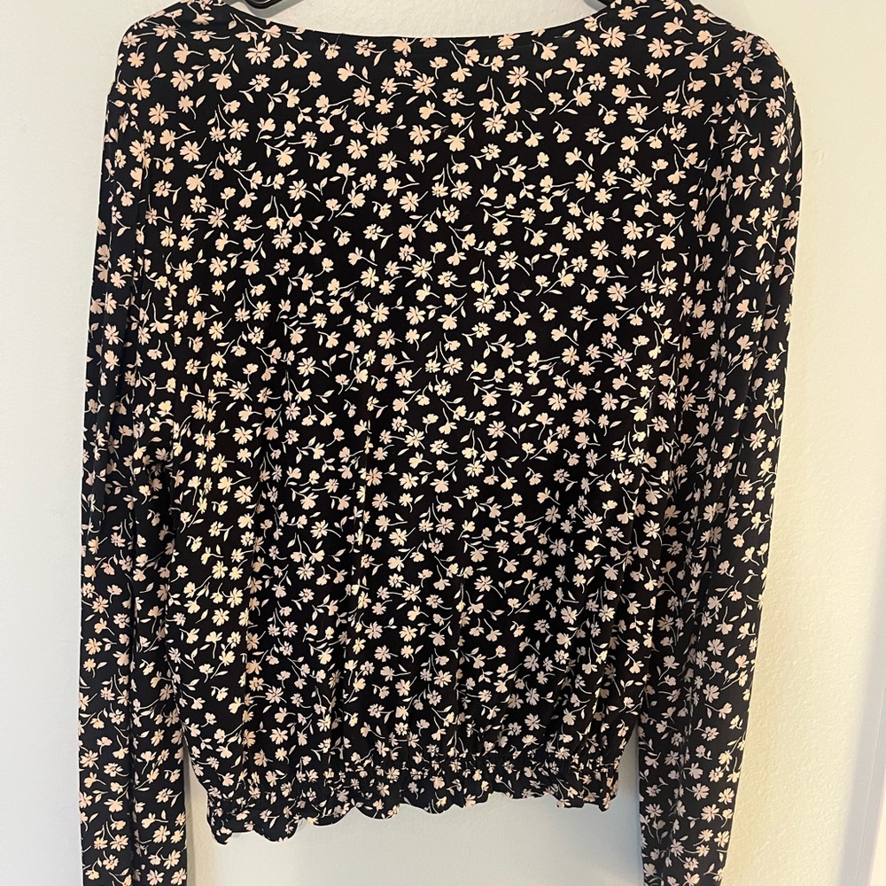 American Eagle Outfitters Black Floral Blouse - Picture 2 of 6